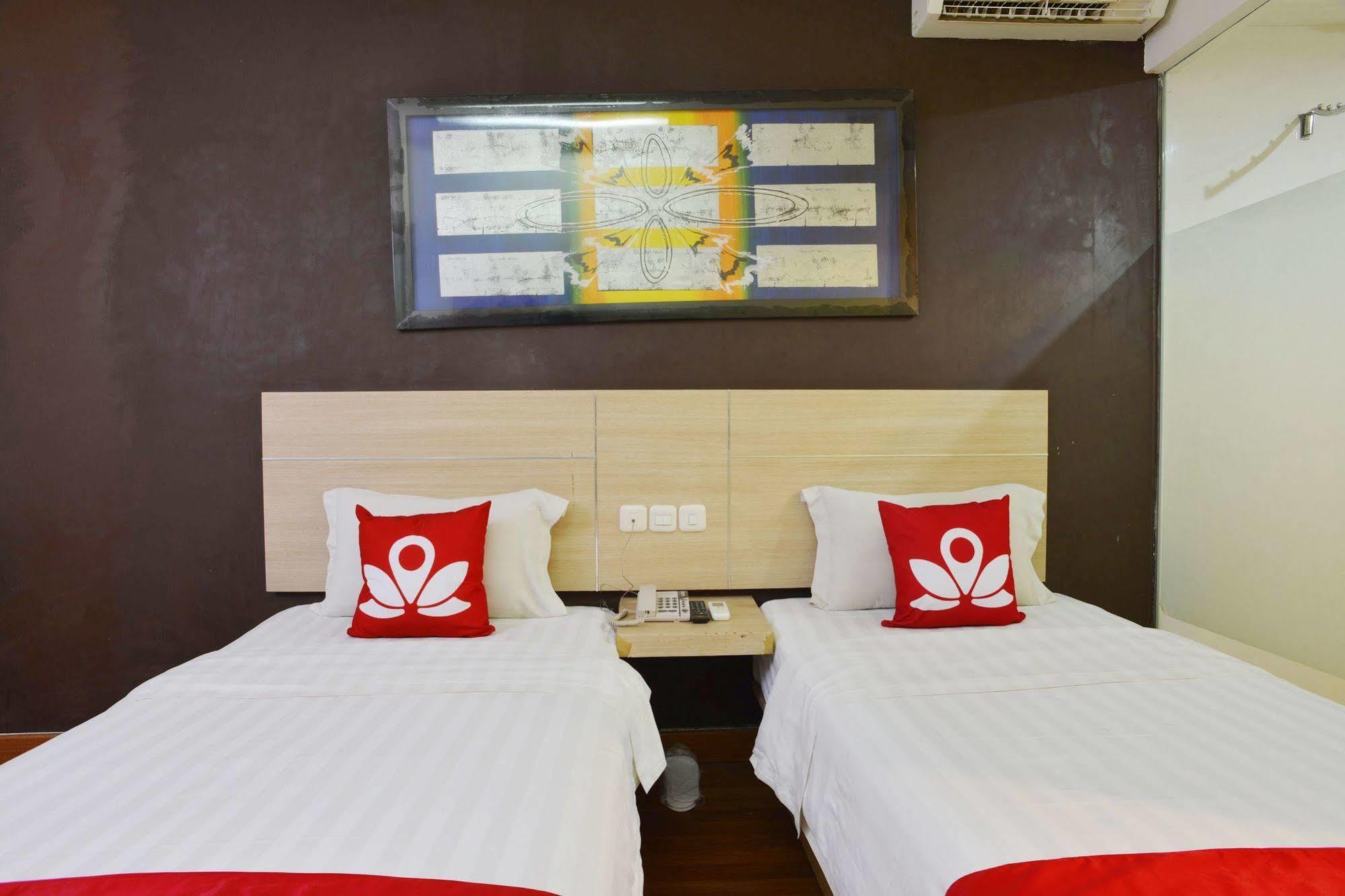 Zen Rooms Rujia Pecenongan Jakarta Exterior foto