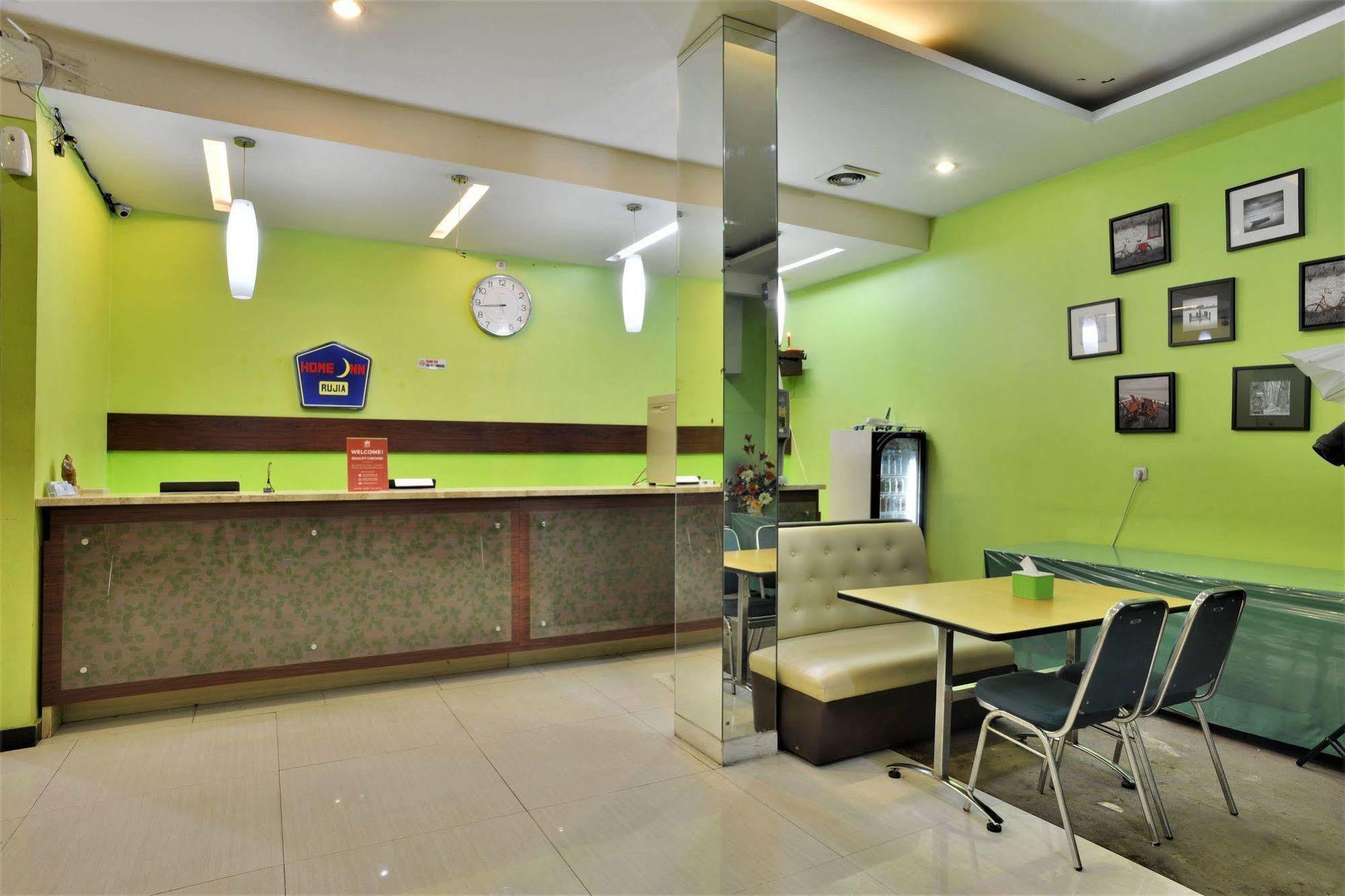 Zen Rooms Rujia Pecenongan Jakarta Exterior foto