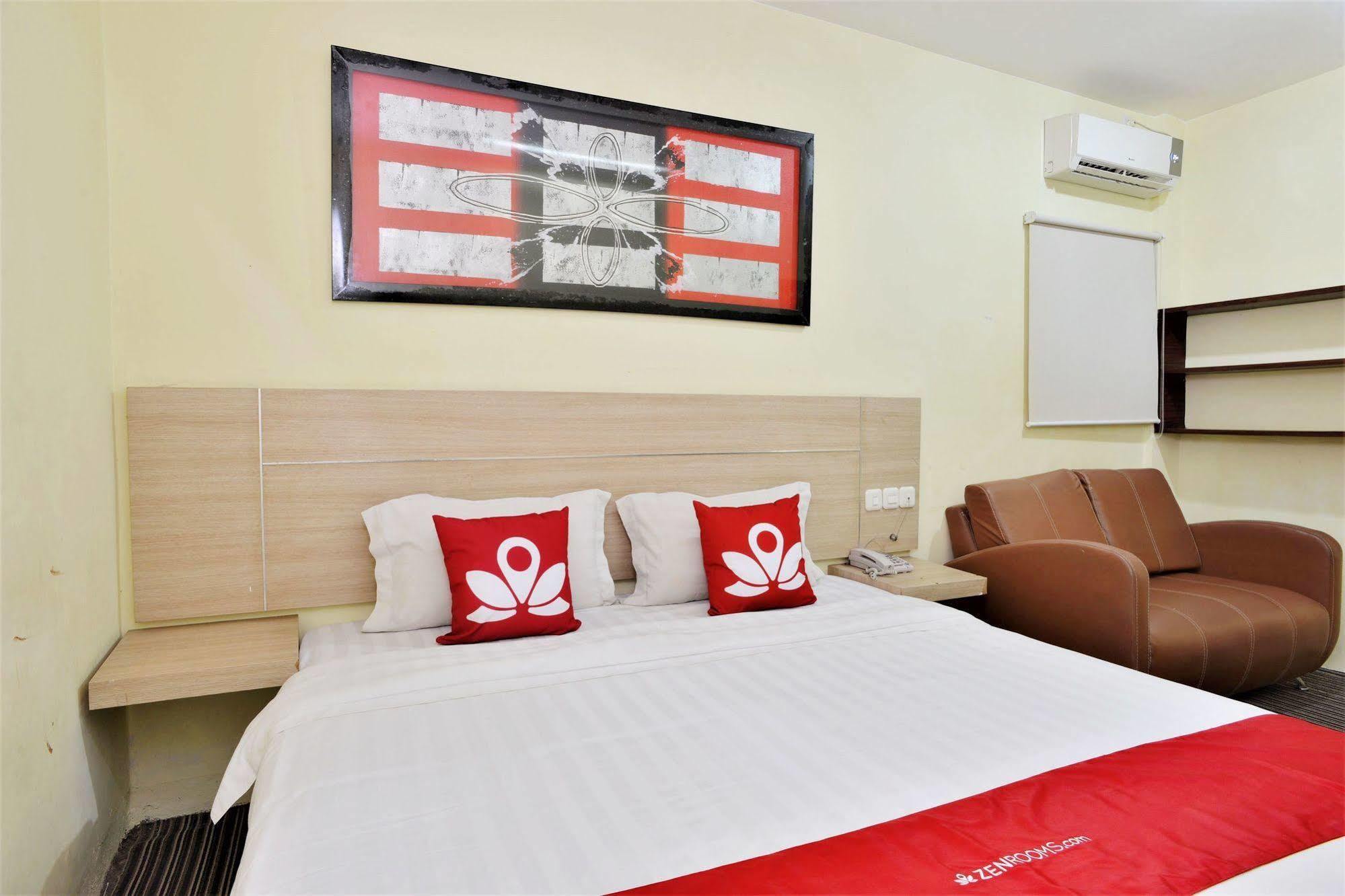 Zen Rooms Rujia Pecenongan Jakarta Exterior foto