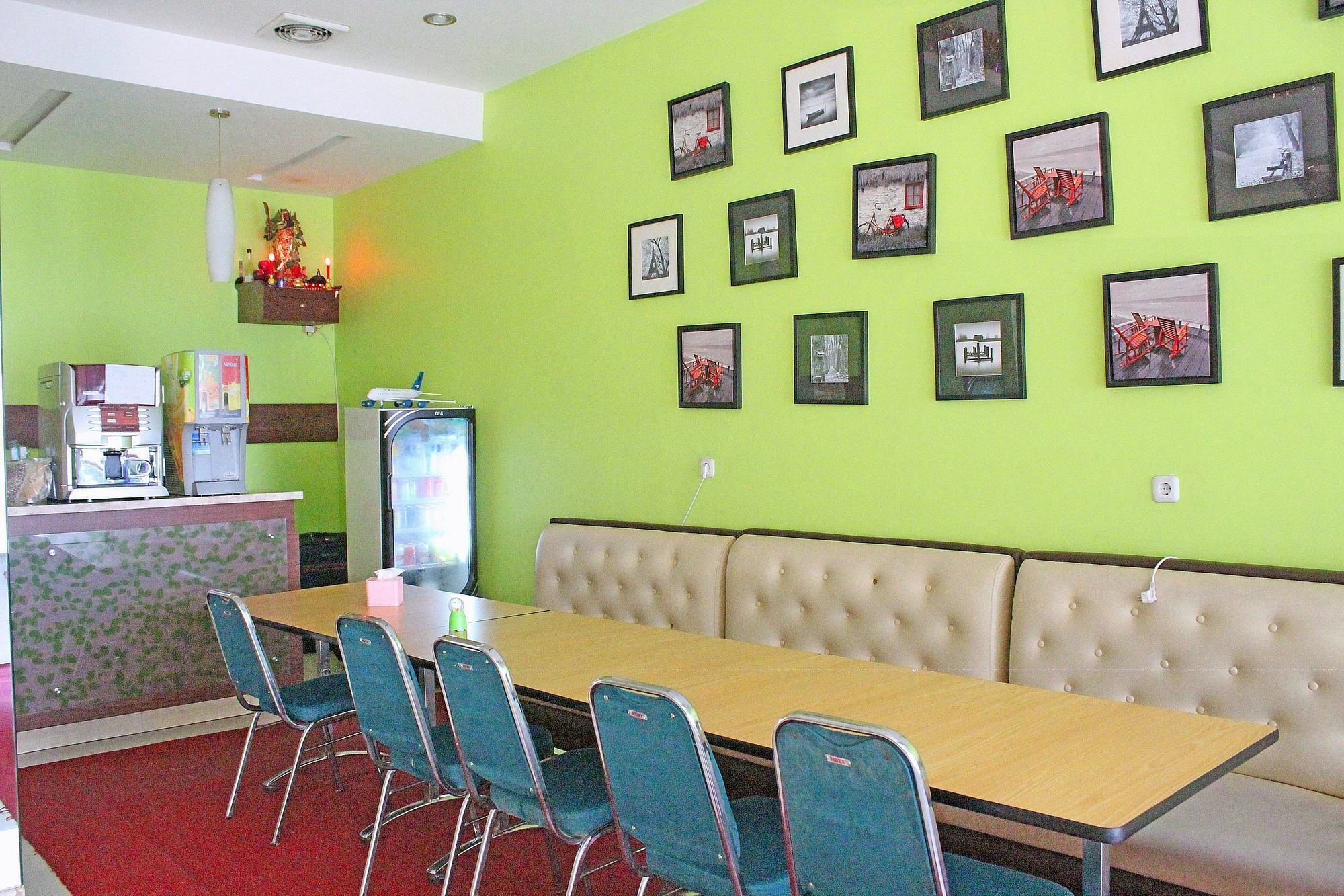 Zen Rooms Rujia Pecenongan Jakarta Exterior foto